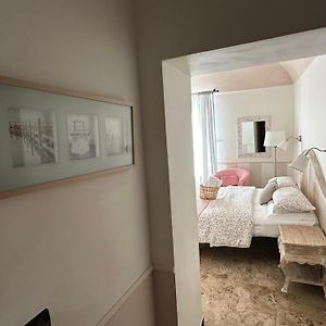 Camera con letto king size